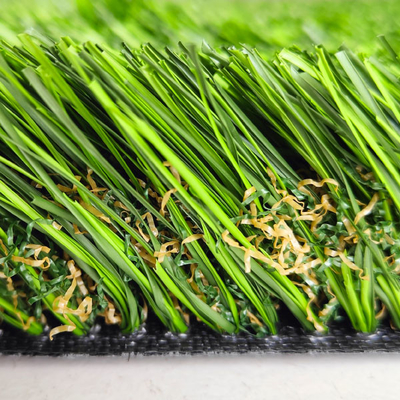 Alto desempenho Grande resistência UV e fácil instalação Paisagem grama artificial com drenagem por perfuração