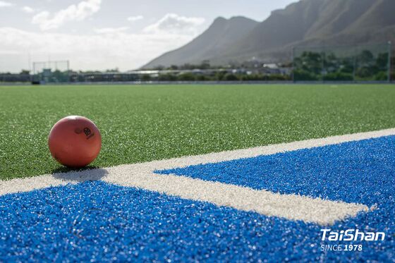 FIH Certified Hockey Artificial Turf com 17 mm de altura de pilha Spray de água sem metais pesados para um jogo consistente