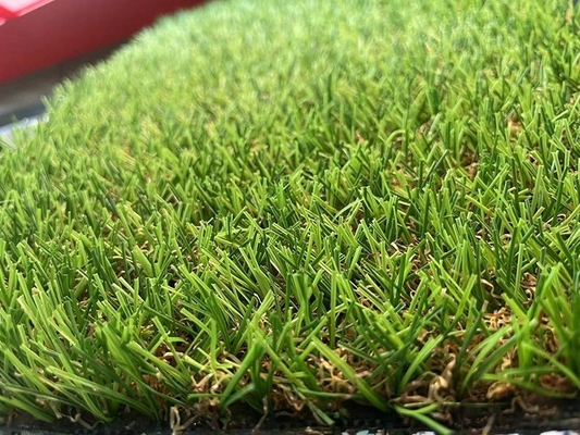 Grama artificial verde personalizada para paisagem com 38 mm de altura de pilha e Dtex 8000