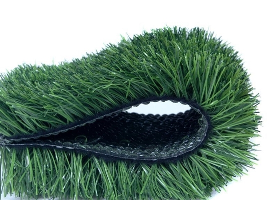 Grama esportiva artificial de alta densidade usada para campo de futebol com PU adesivo e tamanho personalizável