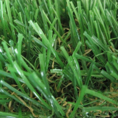 Grama artificial de lazer resistente aos raios UV para jardinagem e locais para crianças e animais de estimação brincarem
