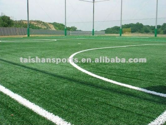Erva artificial de alta densidade de 55 mm de altura de pilha certificada pela FIFA para campos de futebol com baixa manutenção