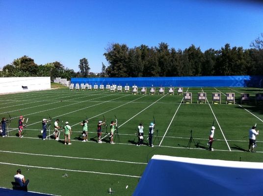Grama artificial de futebol de 32 mm com suporte CPP+LENO e revestimento de látex SBR