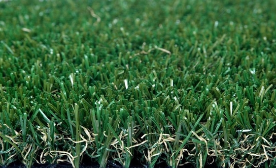 PE Grama artificial de lazer Dtex 16200 para zonas de animação e campos desportivos com diâmetro 3/8" e alta densidade