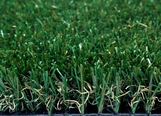 PE Grama artificial de lazer Dtex 16200 para zonas de animação e campos desportivos com diâmetro 3/8" e alta densidade
