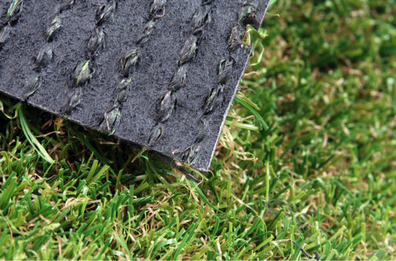 140 pontos/m de grama artificial híbrida com 25 mm de altura de pilha e adesivo de látex SBR para uma aparência realista em jardins