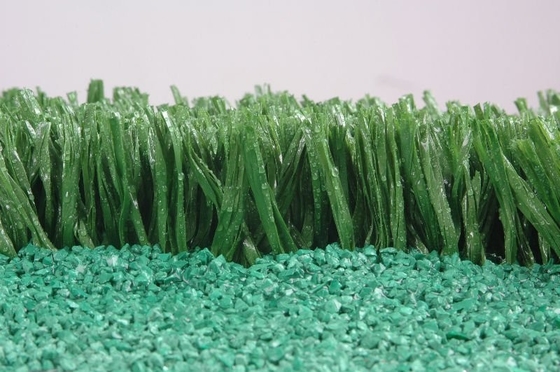 Futebol personalizável Astro Turf Grama 140 pontos / M Grama verde artificial 60mm Alturas de pilha
