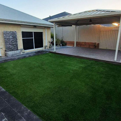 Proteção do ambiente 40 mm C Forma de paisagem Verde Erva artificial falsa com buracos de drenagem