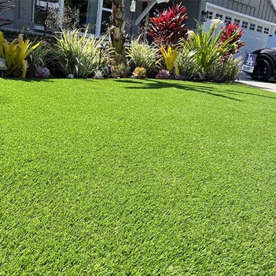 Use 35mm de Paisagem de Erva Verde Artificial para transformar suas áreas de lazer e quintais familiares