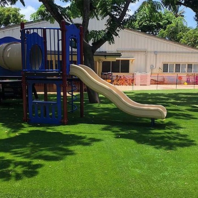 Campo de Jogos Não Tóxico Erva Artificial 45 mm Alturas de pilhas Erva Falsa Amigável ao Meio Ambiente Com Baixa Manutenção