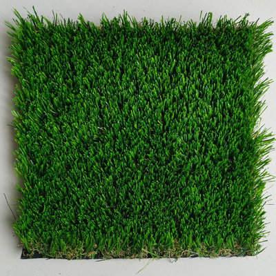 Área de Jogos Versátil Erva Artificial Resistente aos UV Para Paisagismo E Área de Jogos Com Látex Verde SBR