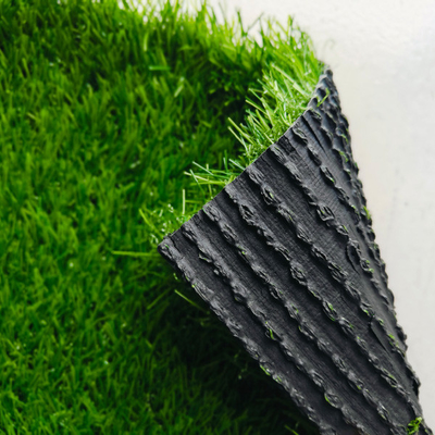 Grama sintética não inflada de 25 mm grama artificial de alta Dtex para campos desportivos e decorações paisagísticas
