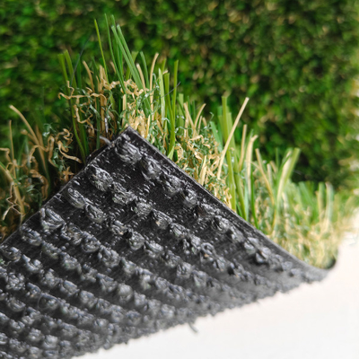 Três tipos de formas de grama misturadas 38mm grama artificial verde exterior com baixa manutenção e excelente textura