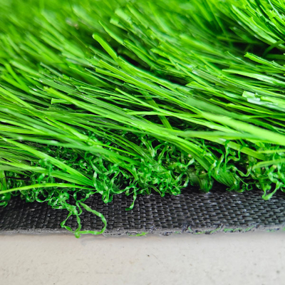 Multipurpose não-inchaço verde relva artificial esportiva 60mm resistente ao desgaste e fácil de instalar grama artificial