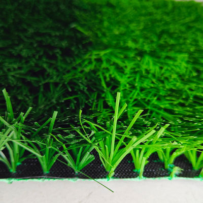 50 mm Altura da pilha Baixa manutenção Resistência UV Grama artificial para campos de futebol padrão