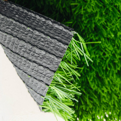 Incêndio resistente Multipurpose Artificial Green Fake Grass 12000 Dtex 8820 Densidade Usado para campos esportivos ao ar livre