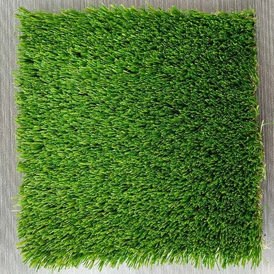 Erva de lazer artificial verde de 40 mm com baixa manutenção e excelente desempenho para uso interno ou externo