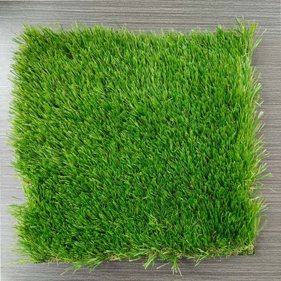 7700 Dtex Material PP/PE Erva verde artificial com 180 pontos de costura por metro e 3/8 de polegada