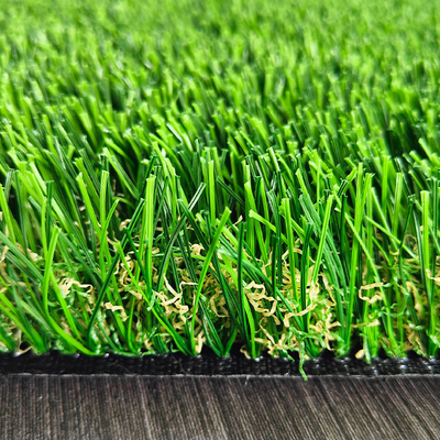 Toque suave, aparência natural e relva artificial duradoura adequada para jardins e parques