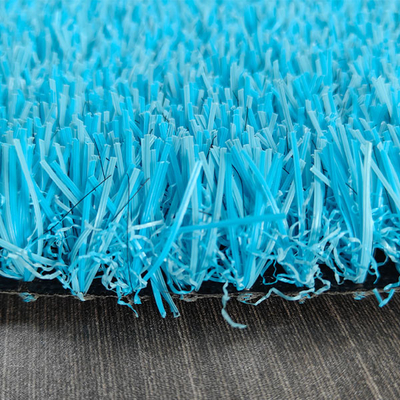 25mm altura de pilha 10000 Dtex Anti-estático Esporte Erva artificial com superfície azul e suporte e revestimento personalizáveis