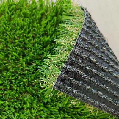 Paisagem não-recheada Relva artificial utilizada para jardim de varanda e pavimentação decorativa com baixa manutenção