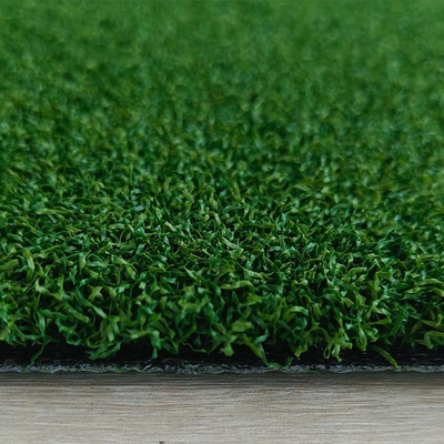 Grama artificial de golfe de alto desempenho Dtex 5500 com alta permeabilidade à água e resistência aos raios UV