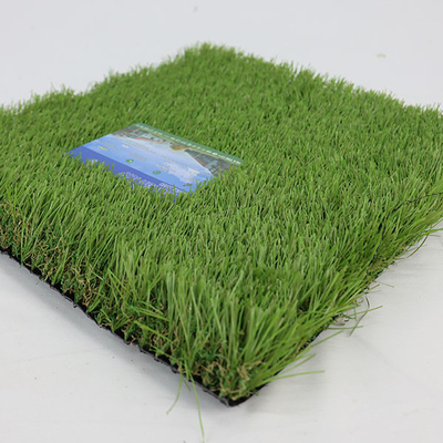 Grama artificial de paisagem de tamanho de rolo personalizado com mistura de 4 cores e altura de 48 mm