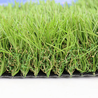 50 mm Altura da pilha 9600 Dtex Resistência UV Erva artificial para paisagismo de lazer