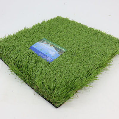 50 mm Altura da pilha 9600 Dtex Resistência UV Erva artificial para paisagismo de lazer