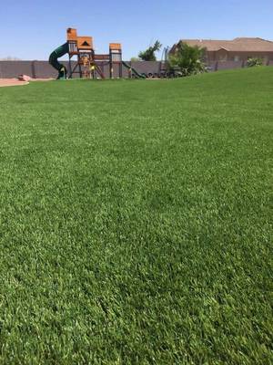Erva artificial de paisagem de 40 mm de altura para manutenção diária zero e desempenho em todos os climas em jardins e pátios