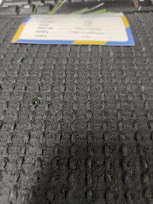 50 mm Altura de pilha 12000 Dtex 130 pontos por metro Futebol Cano artificial para campos esportivos